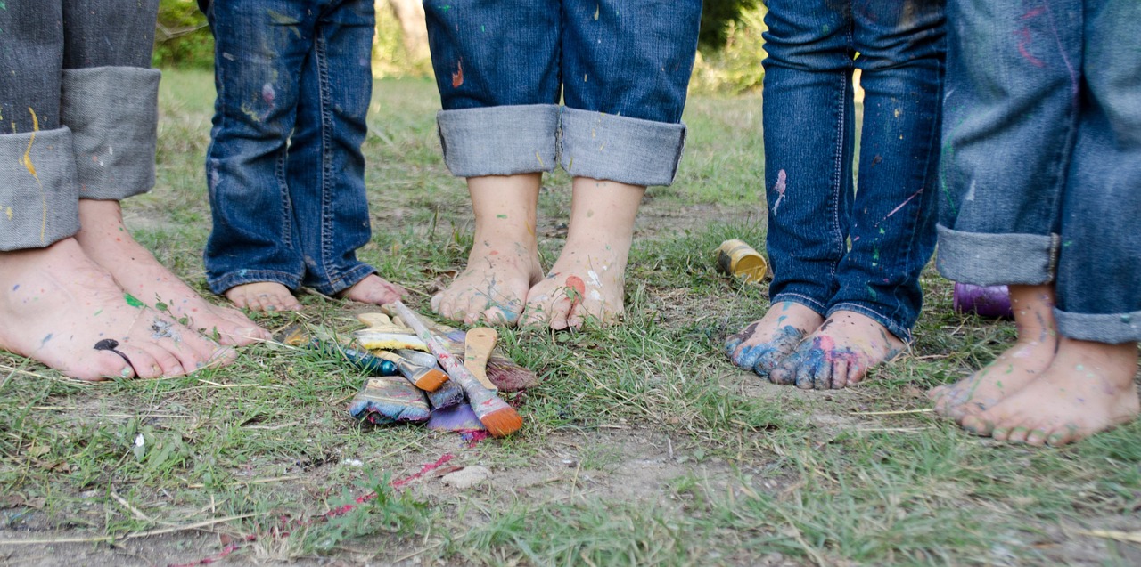family, family pictures, feet